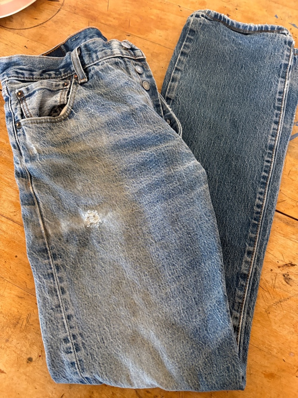 Men’s distressed Levis
